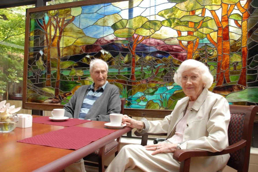 elderly_couple_having_tea